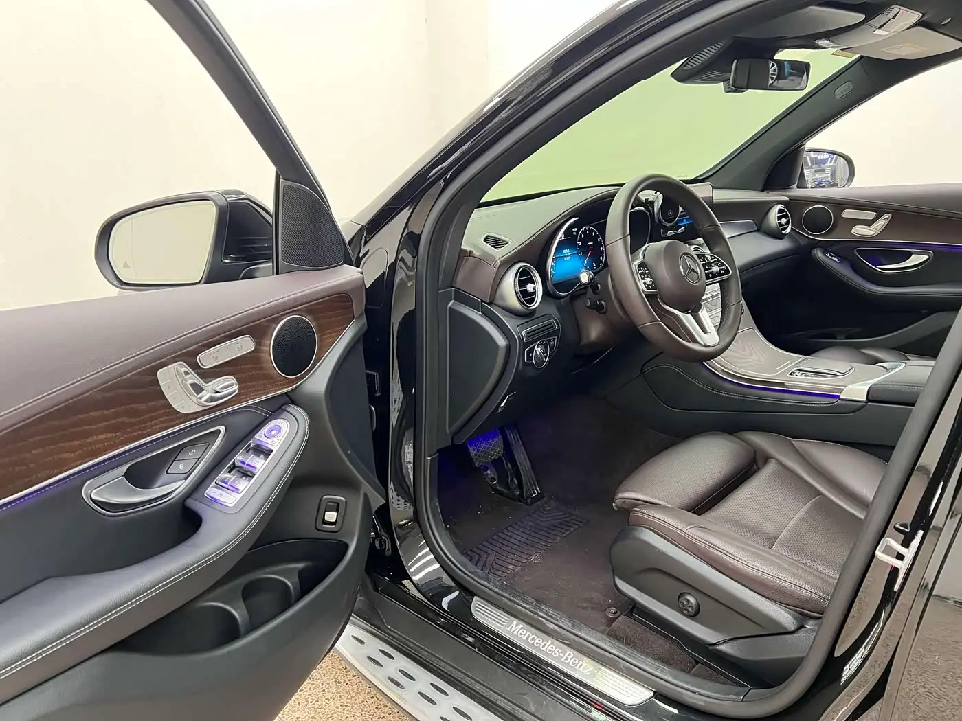 Mercedes-Benz GLC 2020 — Photo 5/20