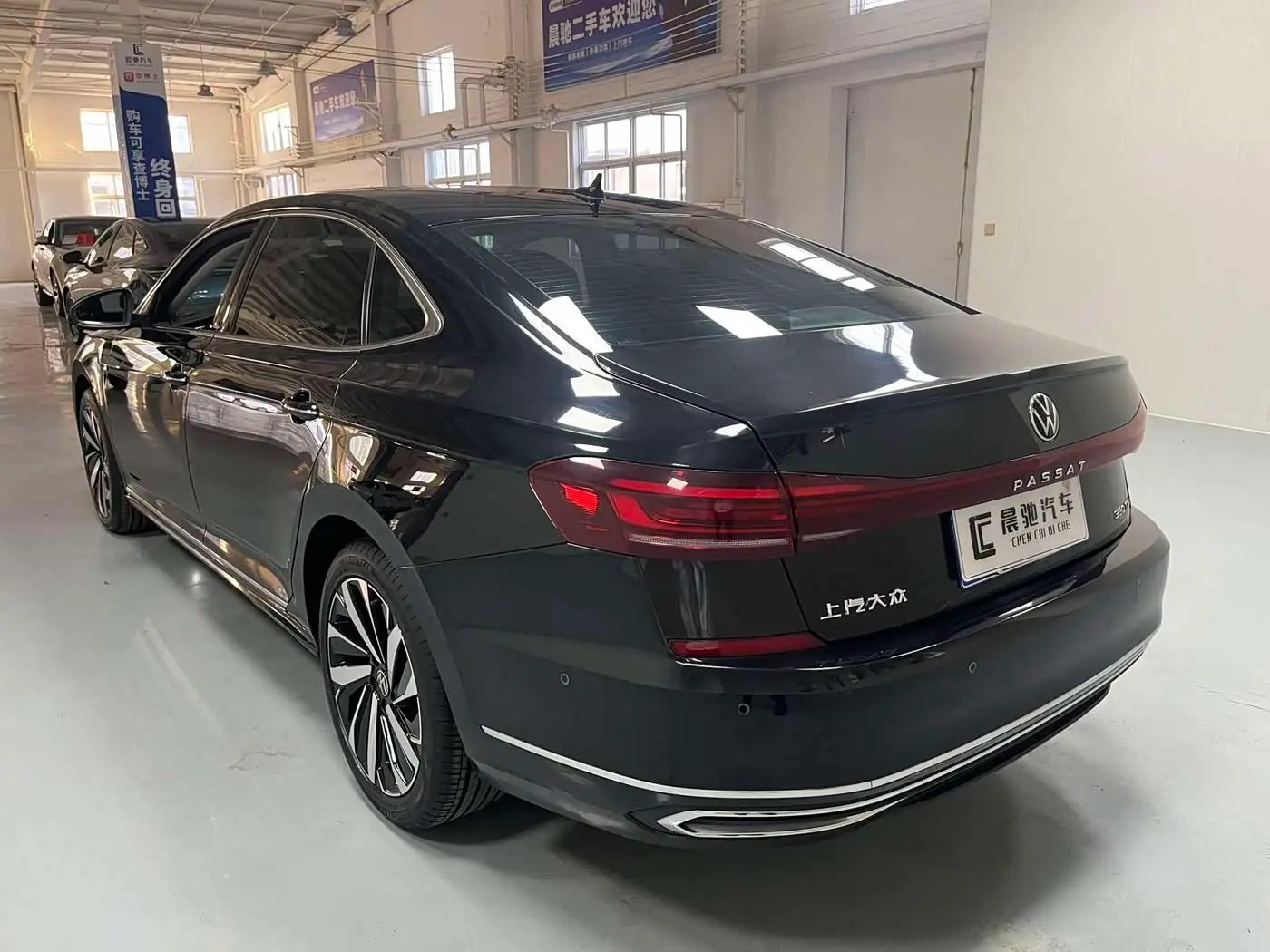 Volkswagen Passat 2023 — Фото 6/19