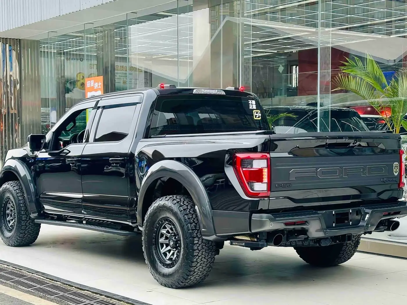Ford F-150 Raptor 2023 — Фото 4/15