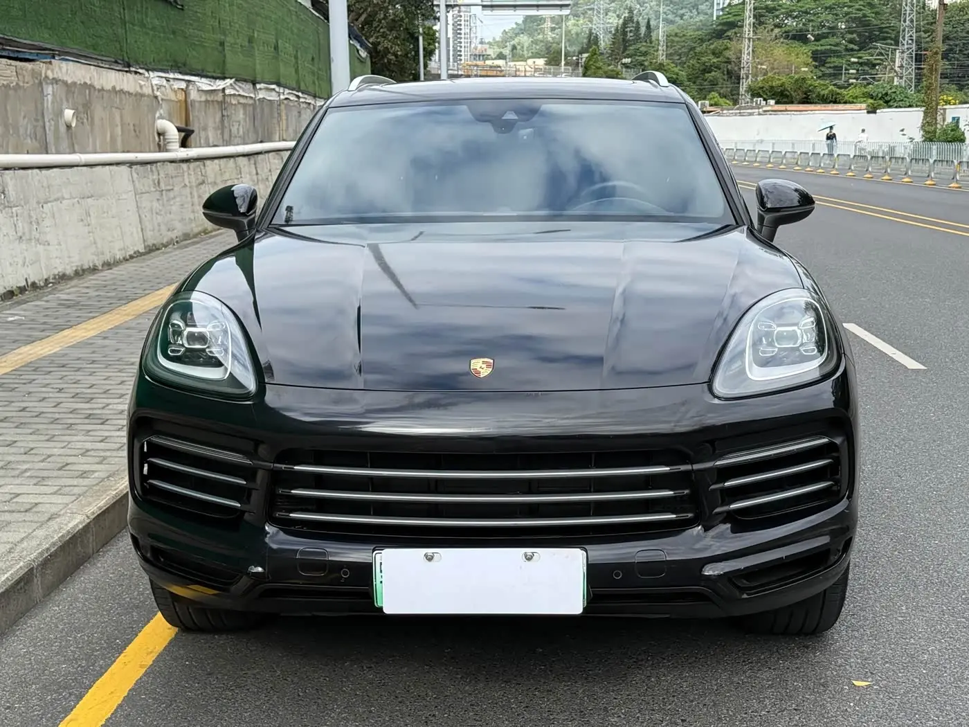 Porsche Cayenne New Energy 2019 — Фото 2/14