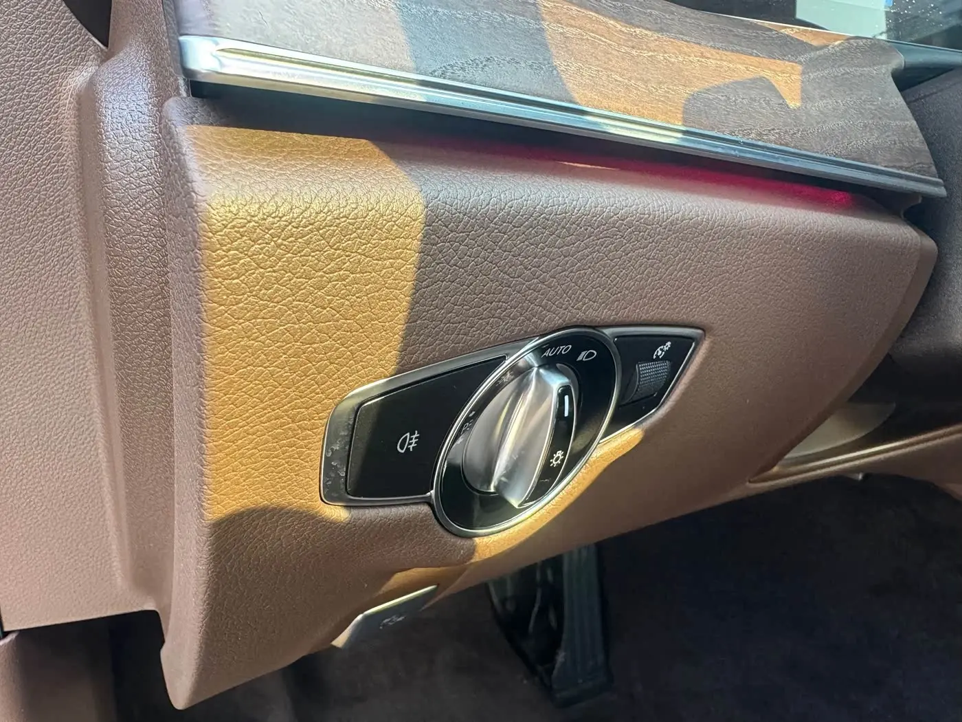 Mercedes-Benz E-Class 2022 — Photo 19/20