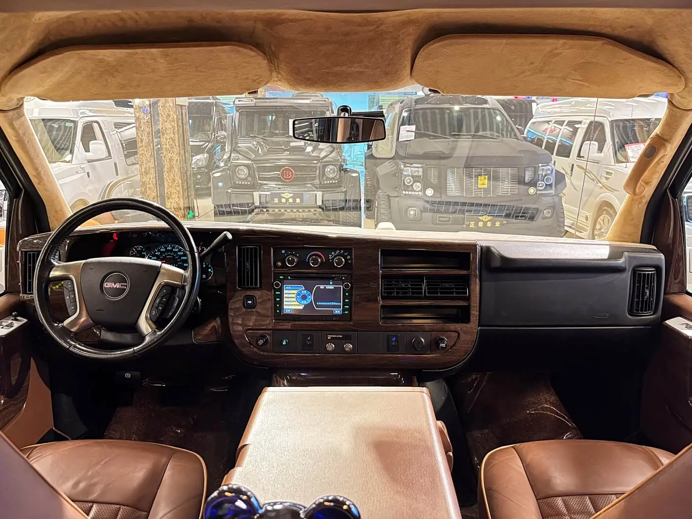 GMC Savana 2014 — Photo 15/20