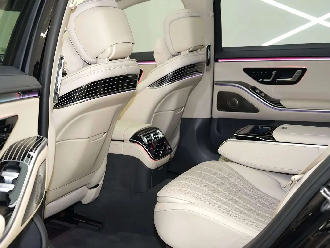 Mercedes-Benz S-Class 2023 — Фото 10/20