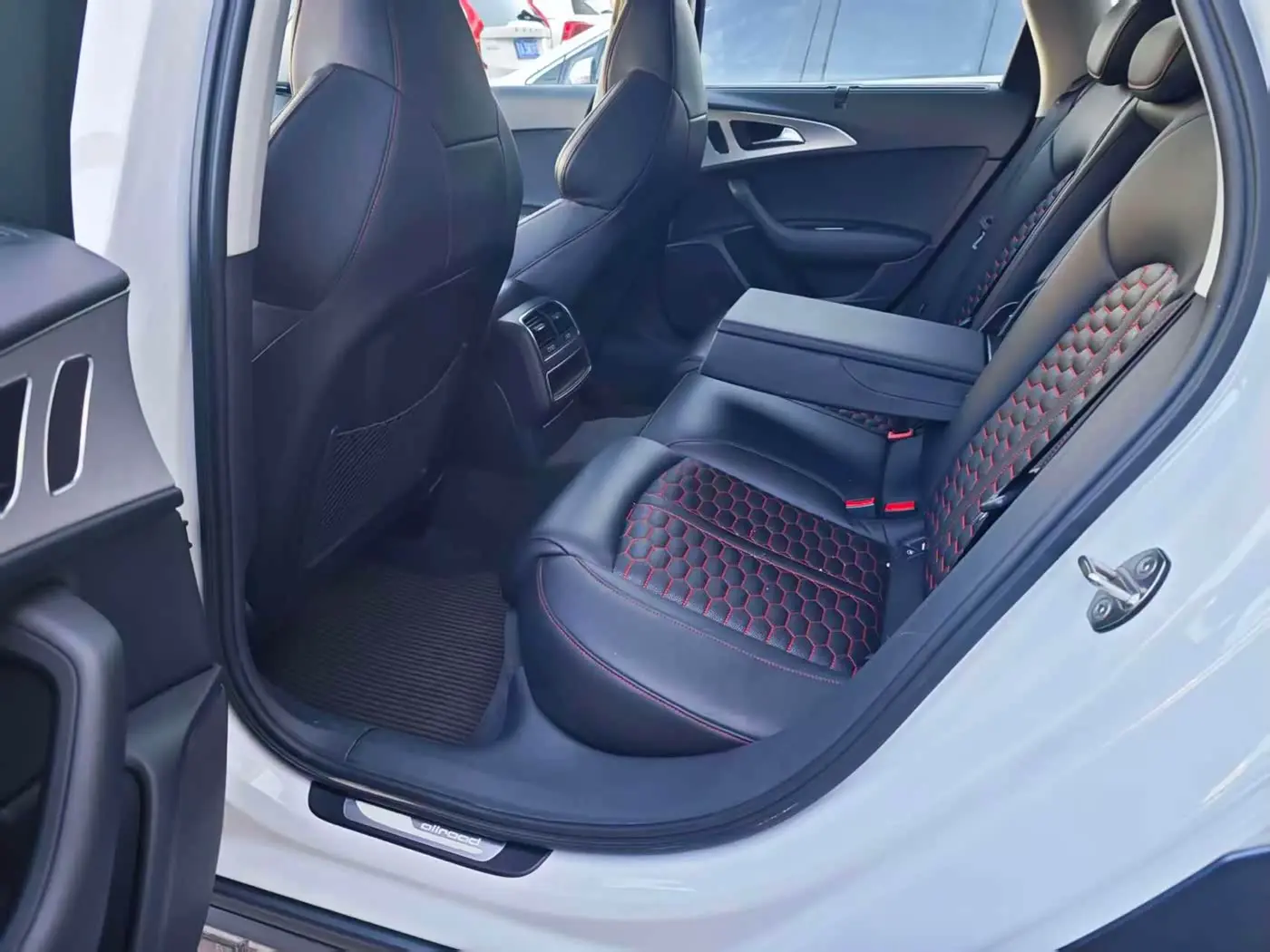 Audi A6 2016 — Photo 12/19