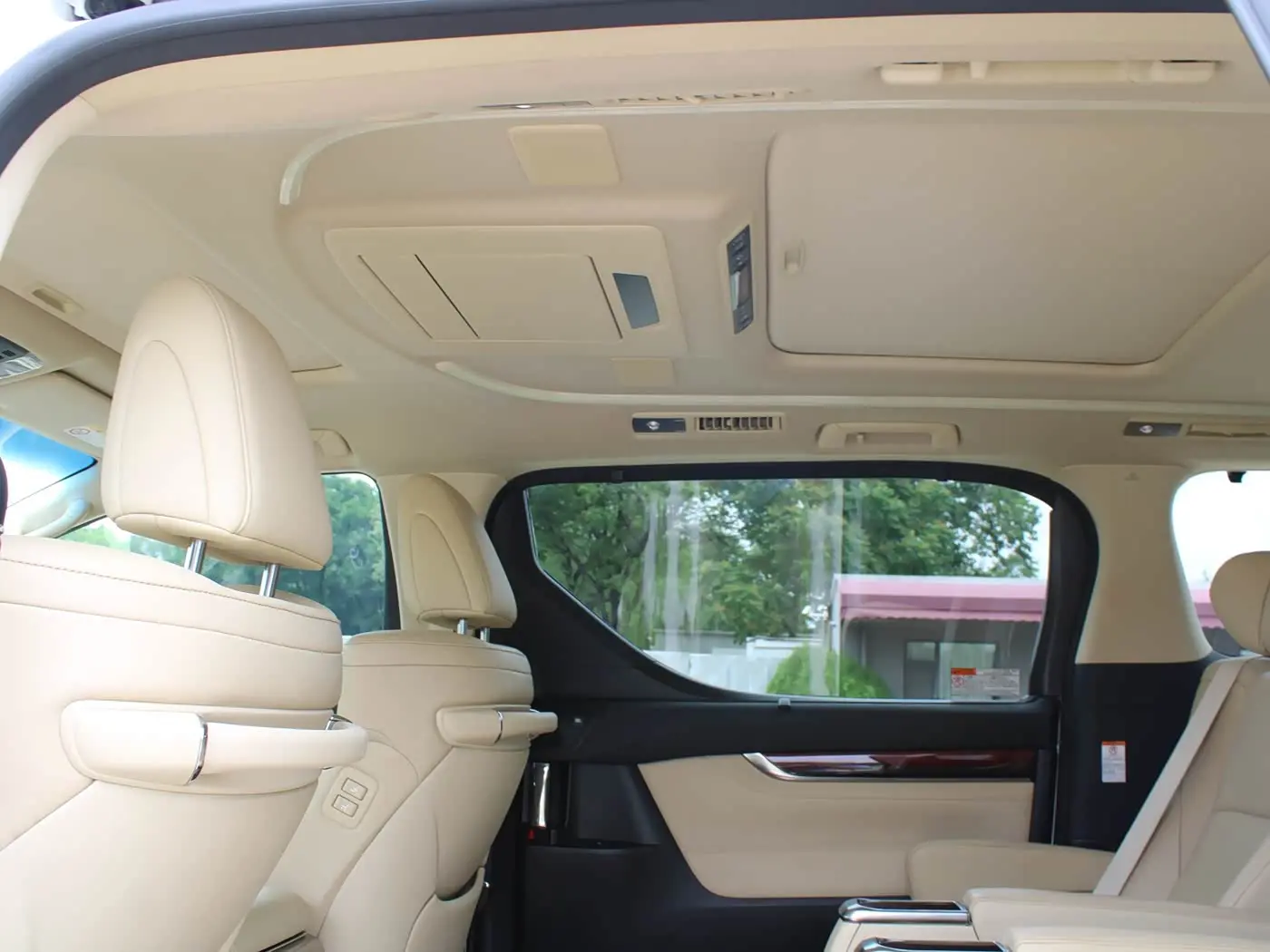 Toyota Alphard 2016 — Фото 11/20