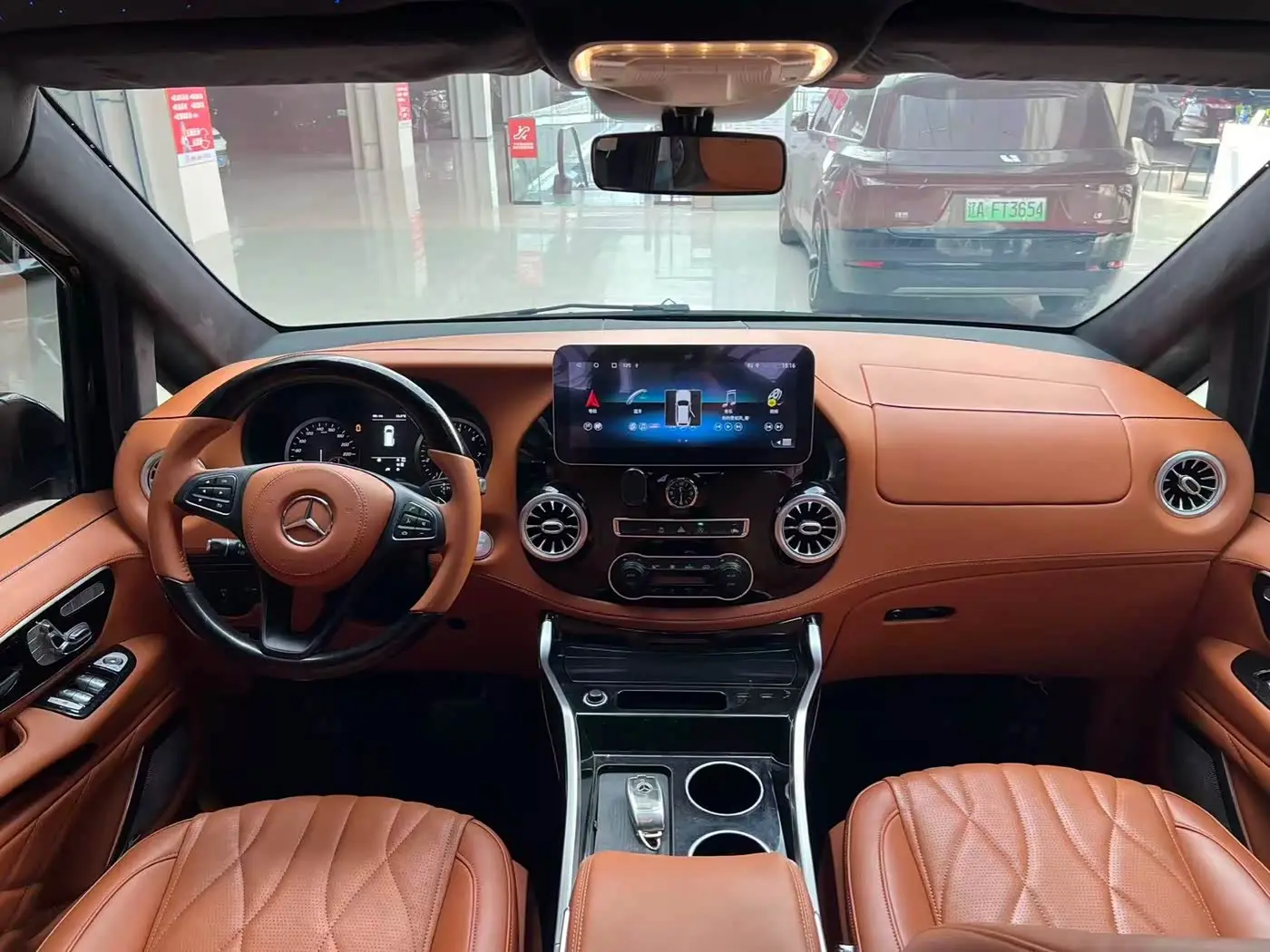 Mercedes-Benz Vito 2023 — Photo 10/12