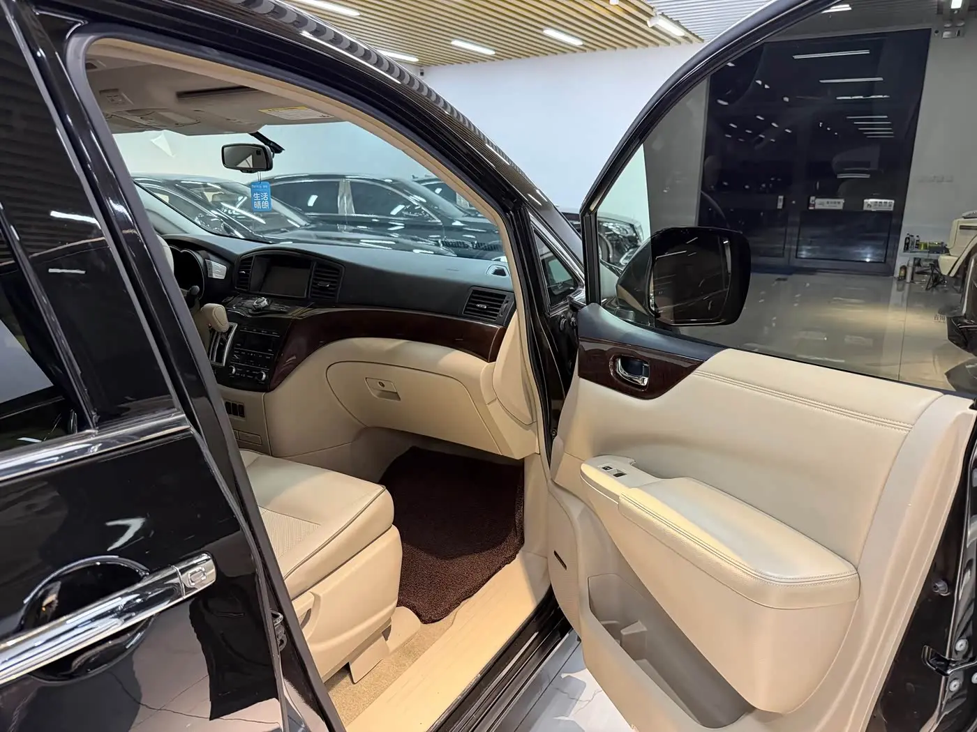 Nissan Quest 2016 — Şəkil 18/20
