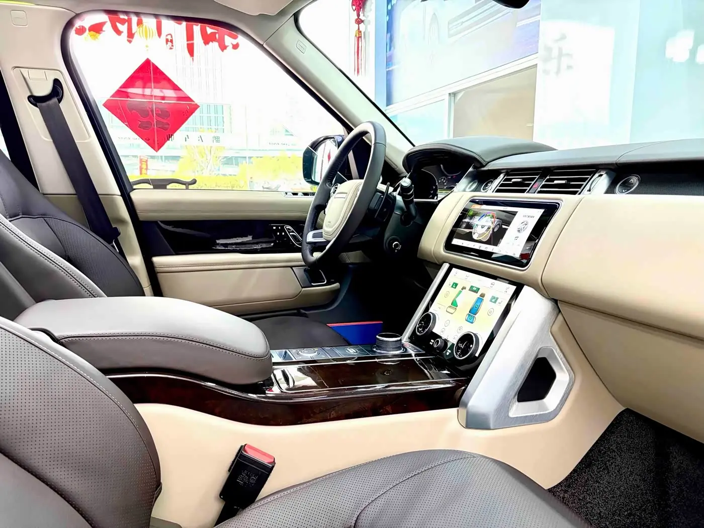 Land Rover Range Rover 2021 — Фото 13/20