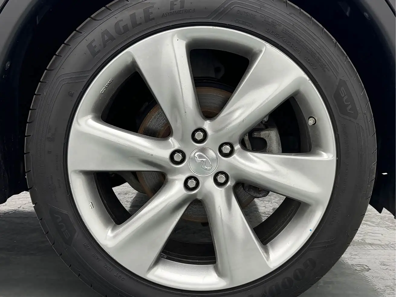Infiniti QX70 2014 — Photo 17/18