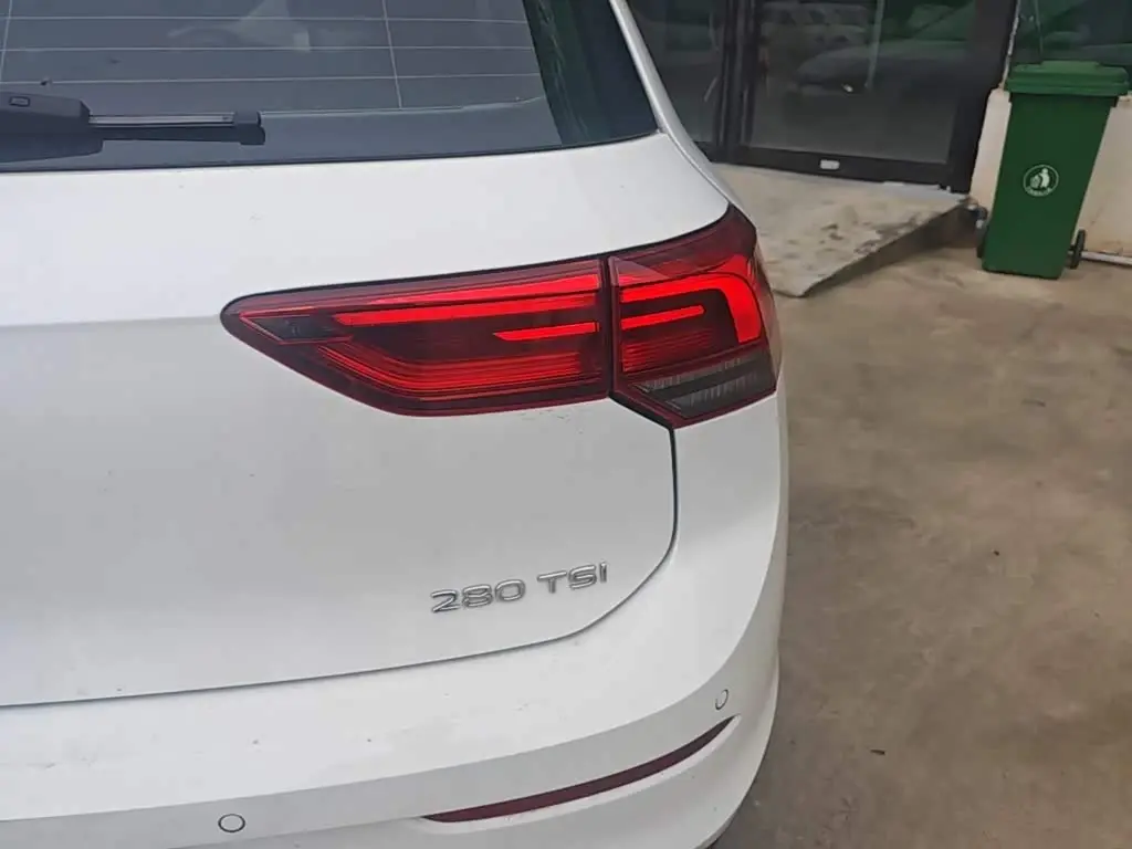 Volkswagen Golf 2022 — Photo 8/20