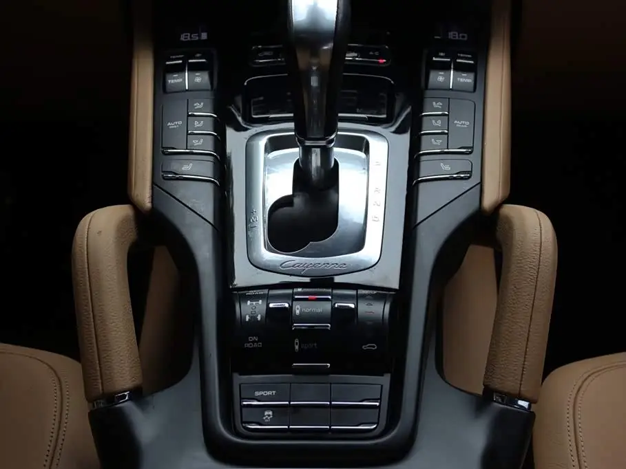 Porsche Cayenne 2014 — Фото 14/17