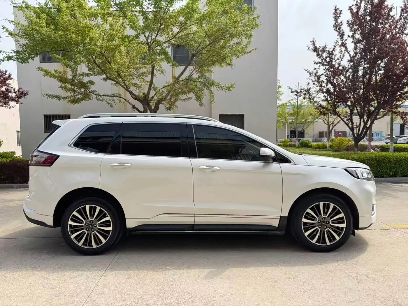 Ford Edge 2021 — Фото 4/12