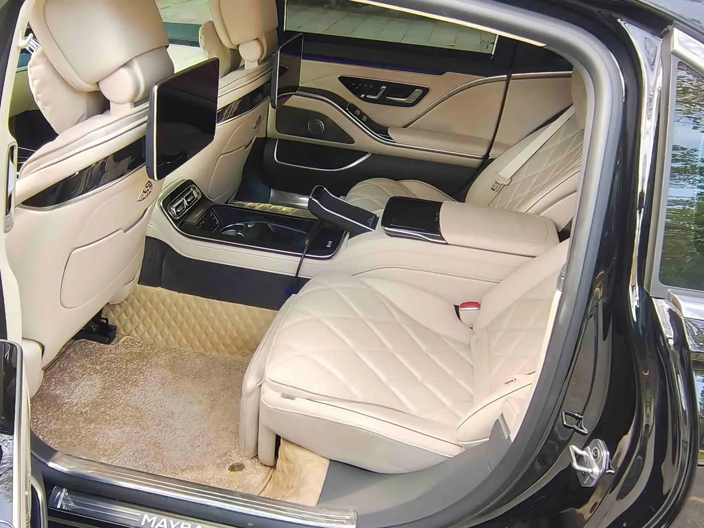 Mercedes-Benz Maybach S-Class 2025 — Фото 7/10