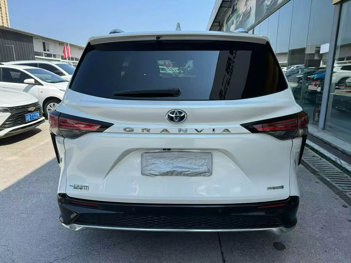 Toyota Granvia 2024 — ფოტო 8/9