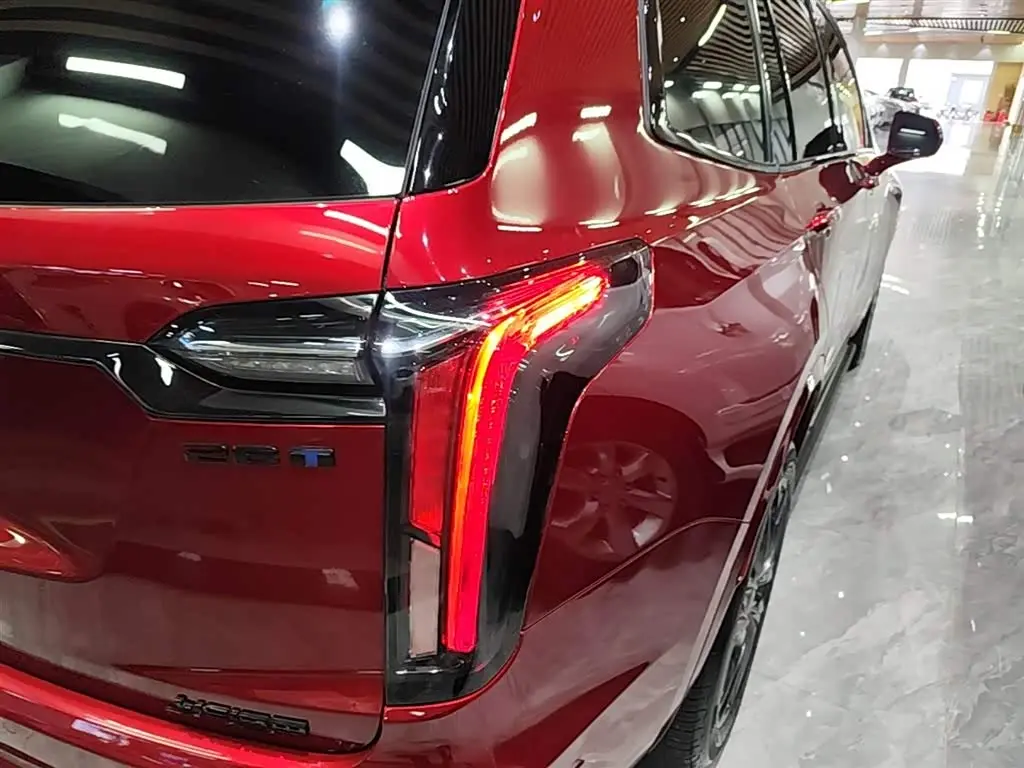 Cadillac XT6 2024 — Photo 8/20