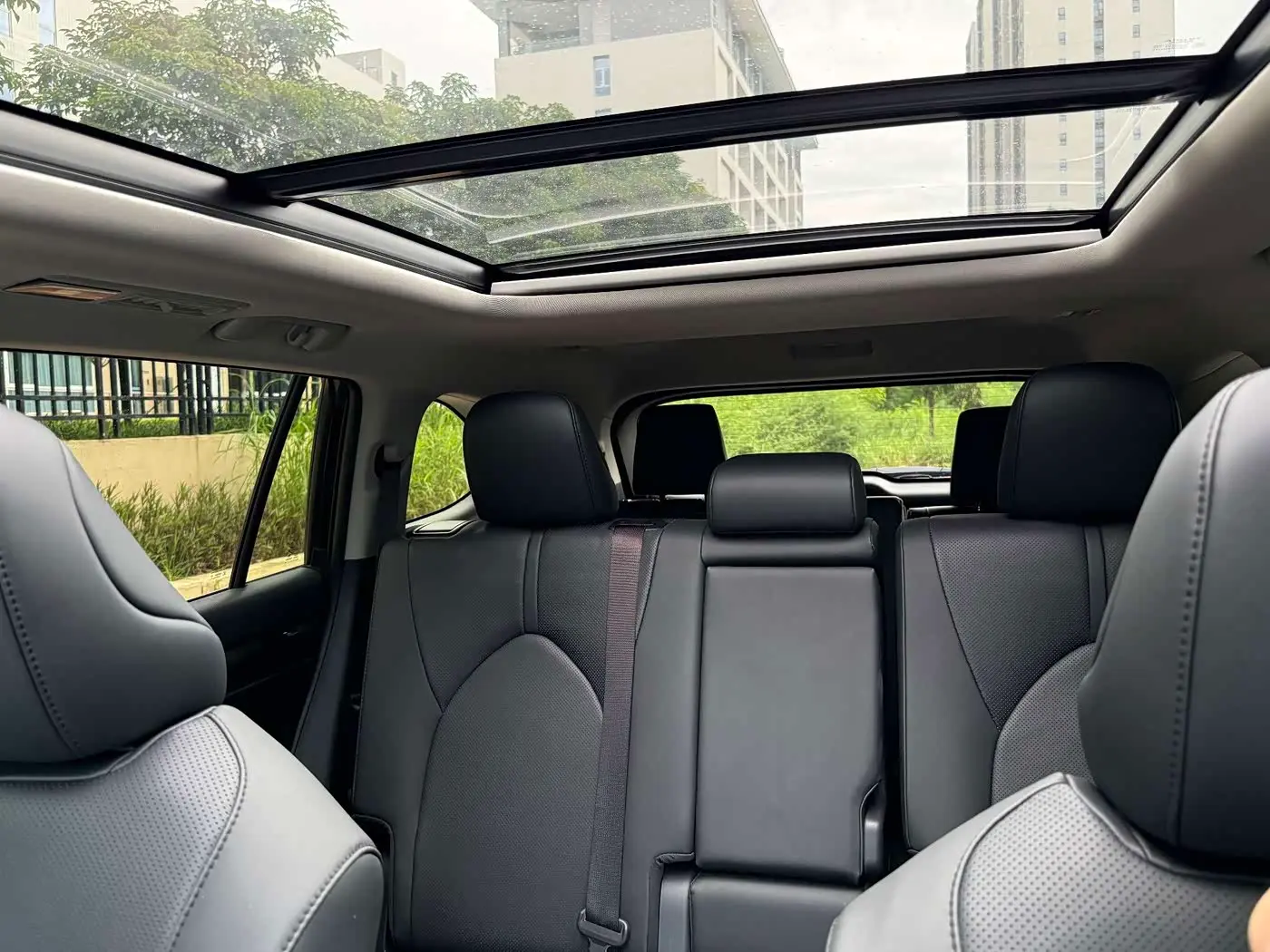Toyota Highlander 2025 — Фото 8/18