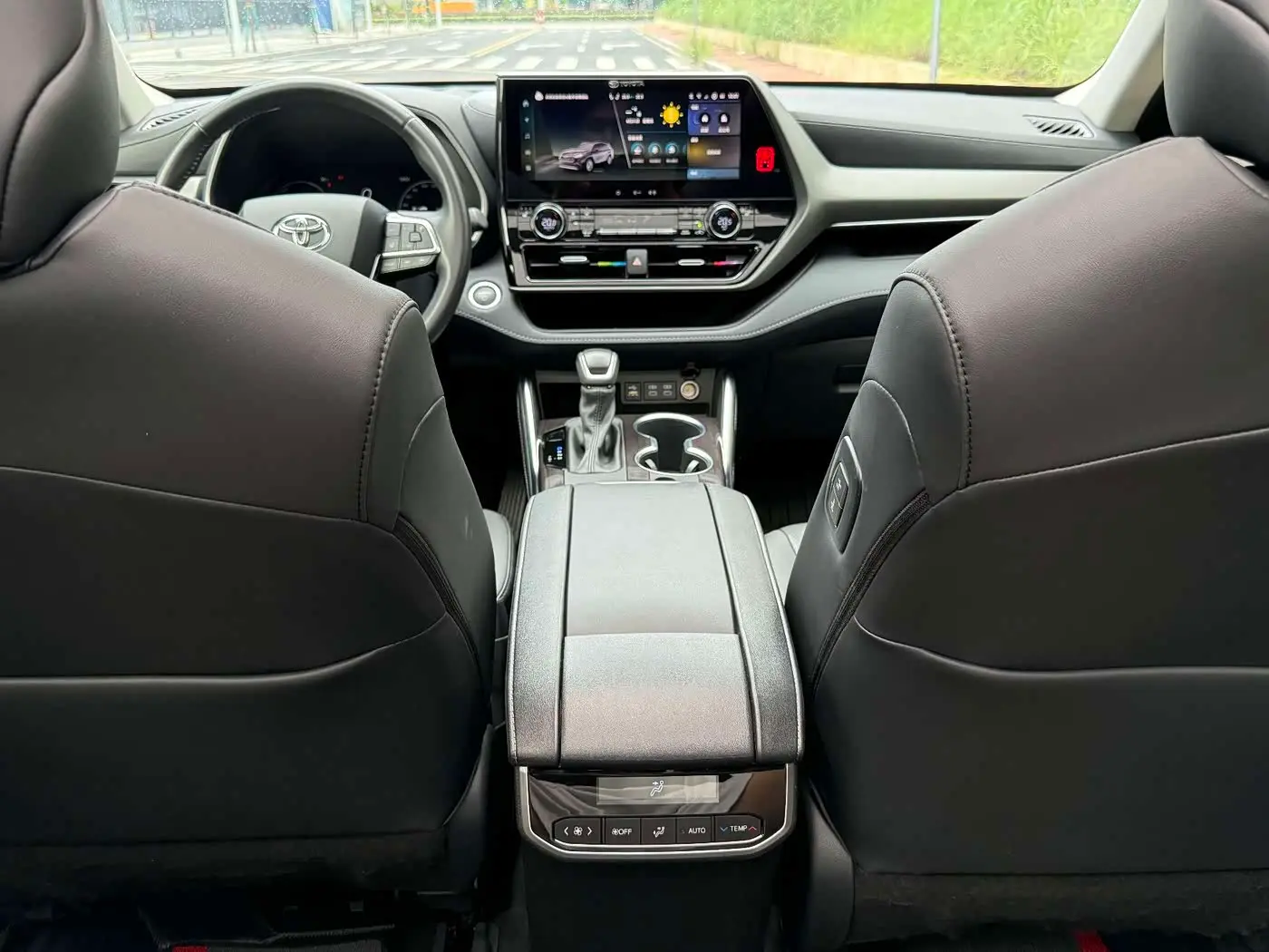 Toyota Highlander 2025 — Фото 9/18