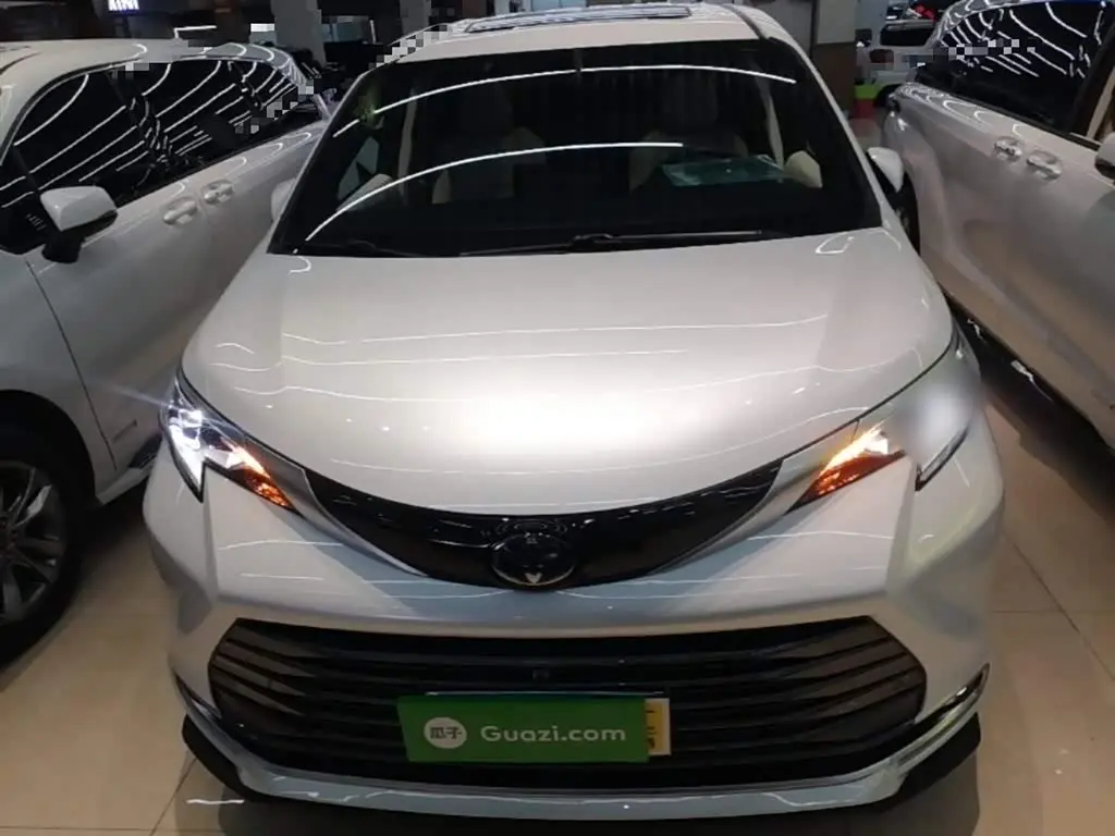 Toyota Sienna 2024 — Photo 3/20