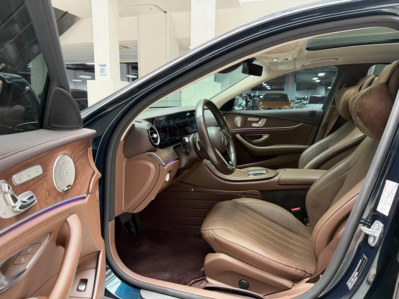Mercedes-Benz E-Class 2021 — Фото 11/18