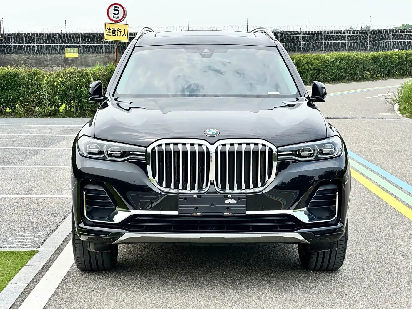 BMW X7 2022 — Photo 2/20