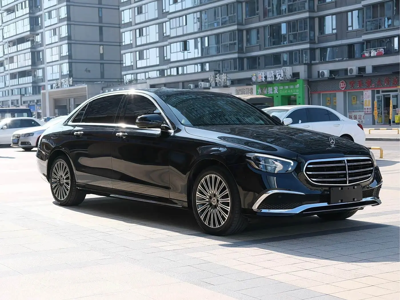 Mercedes-Benz E-Class 2021 — Photo 3/17