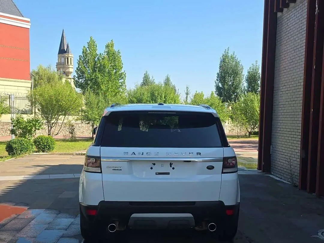 Land Rover Range Rover Sport 2016 — Photo 4/15