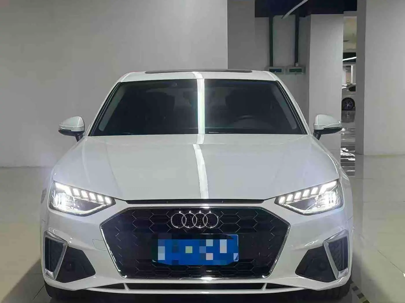 Audi A4L 2021 — Фото 2/9