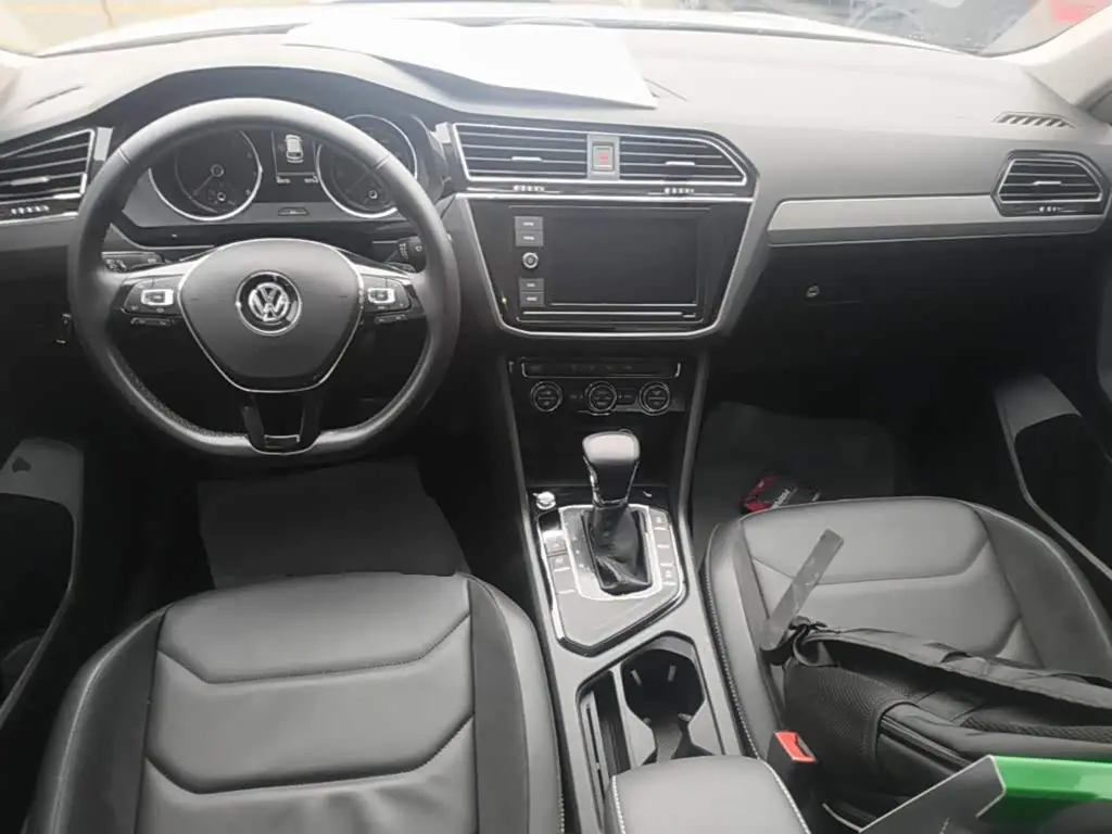 Volkswagen Tiguan L 2019 — Фото 9/19