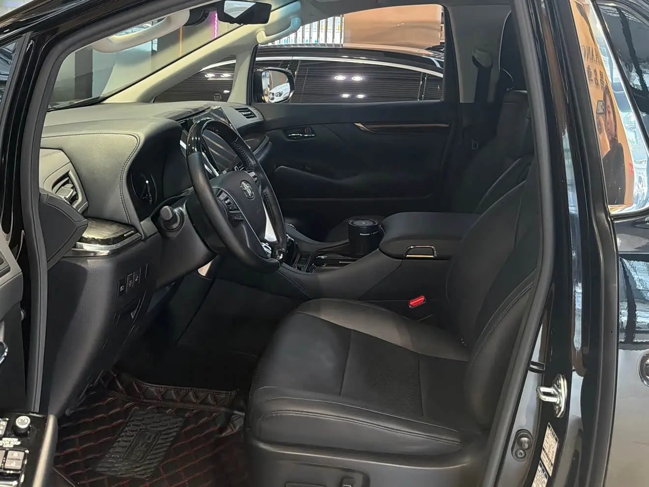 Toyota Vellfire 2021 — Photo 9/15
