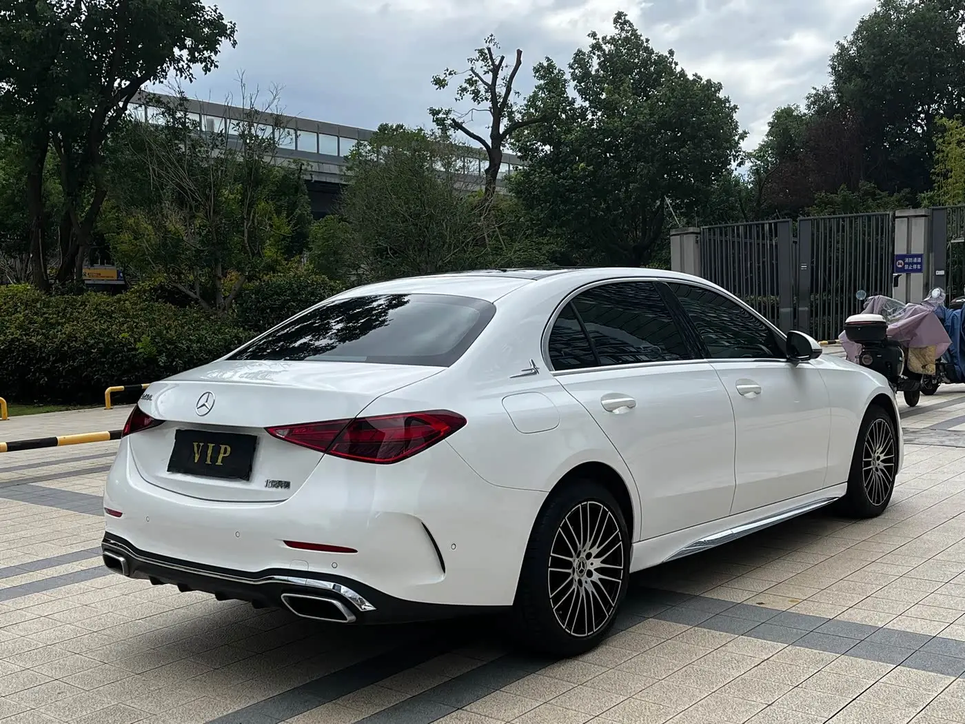 Mercedes-Benz C-Class 2025 — ფოტო 17/19