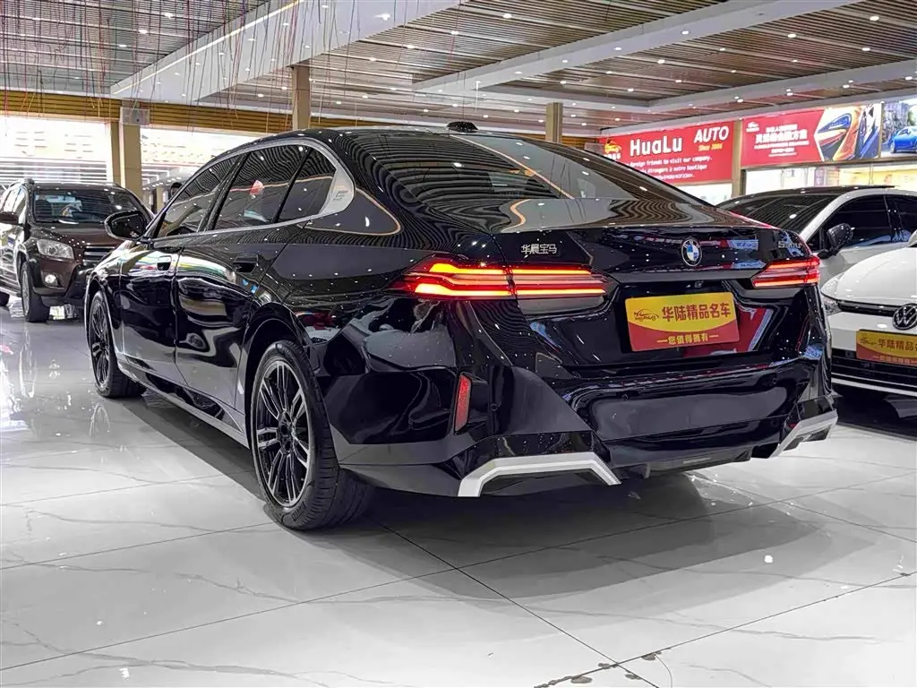 BMW 5 Series 2025 — Şəkil 6/20