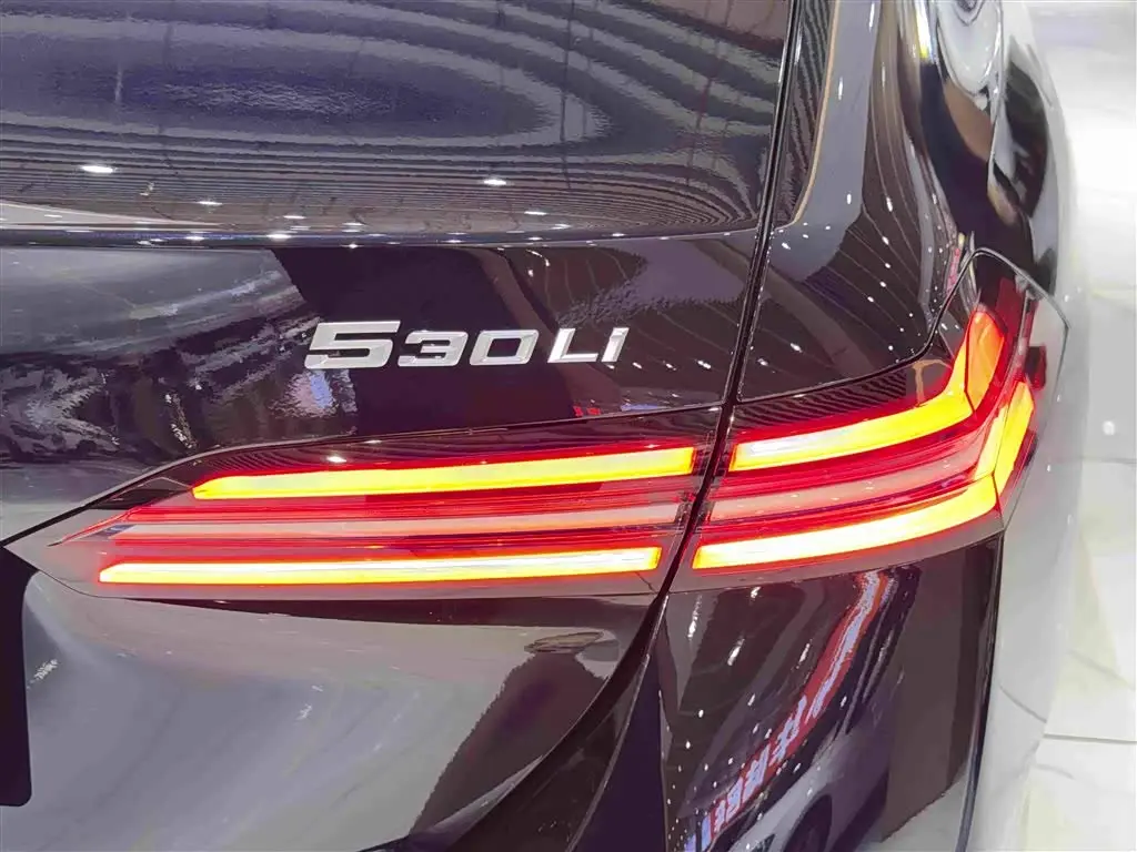 BMW 5 Series 2025 — Şəkil 8/20