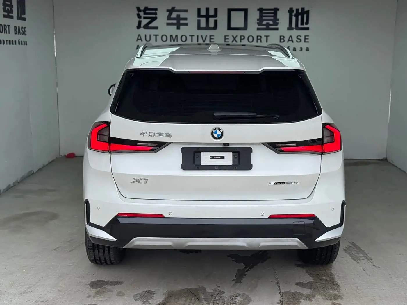 BMW X1 2023 — Фото 12/13