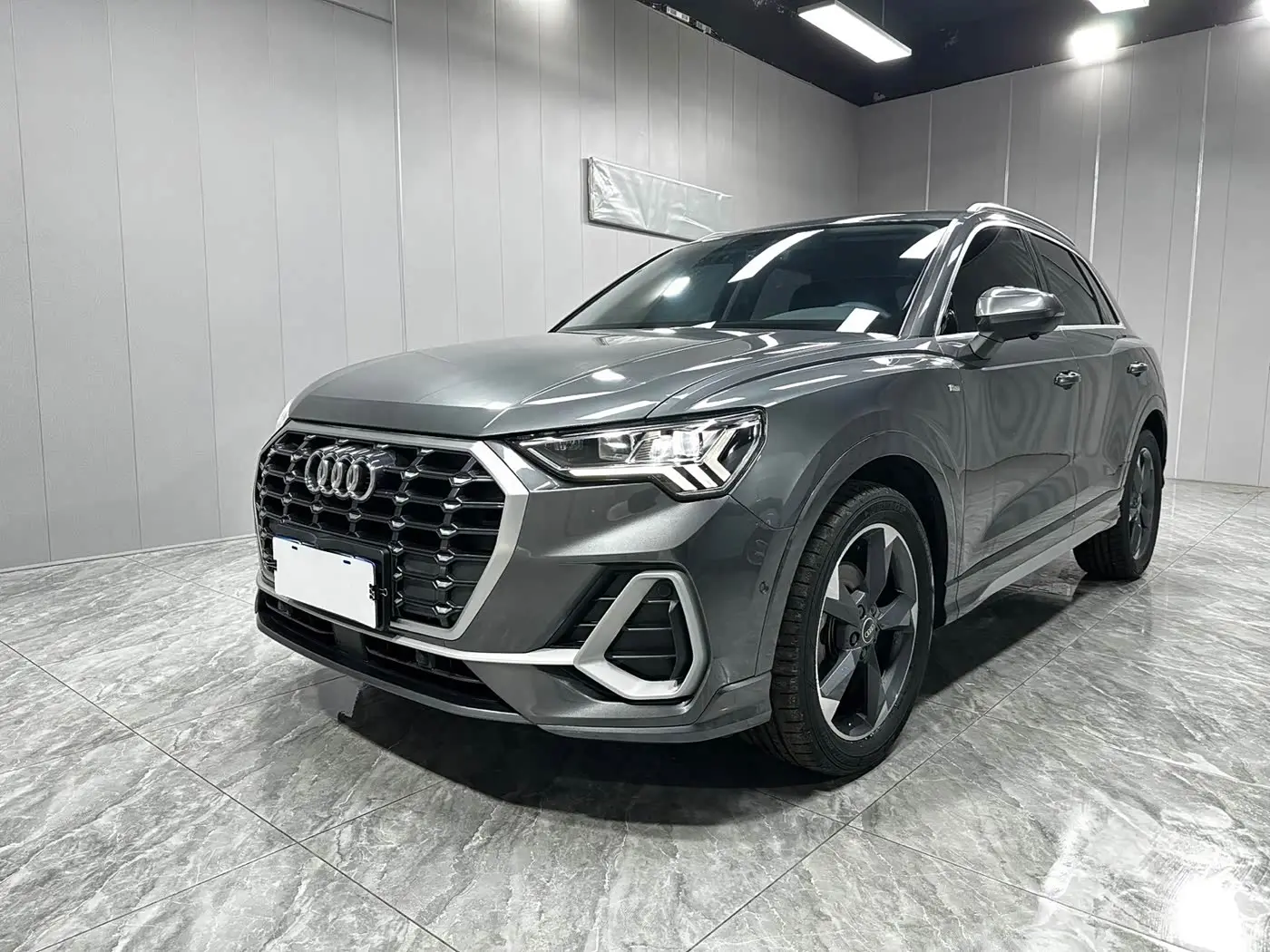 Audi Q3 2022 — Фото 1/20
