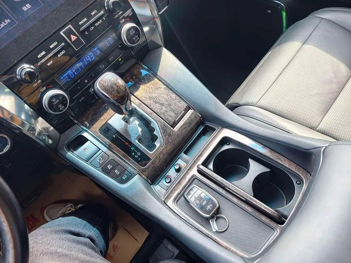 Toyota Alphard 2021 — Фото 15/20