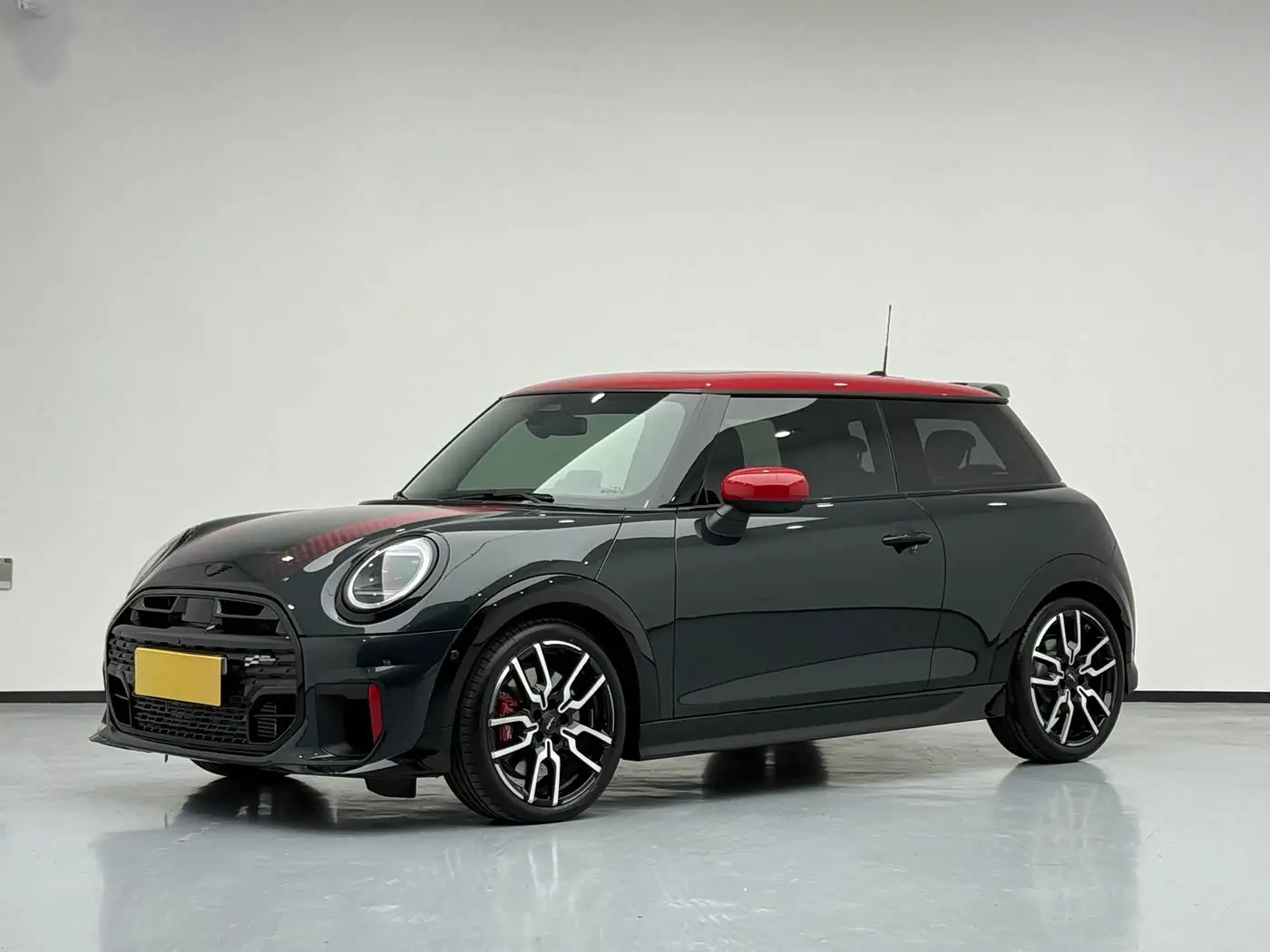 MINI JCW 2025 — Фото 1/19