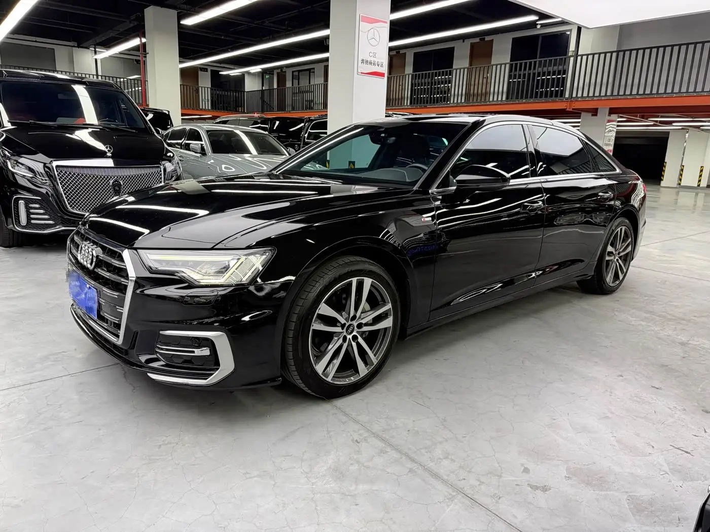 Audi A6L 2024 — Фото 1/15