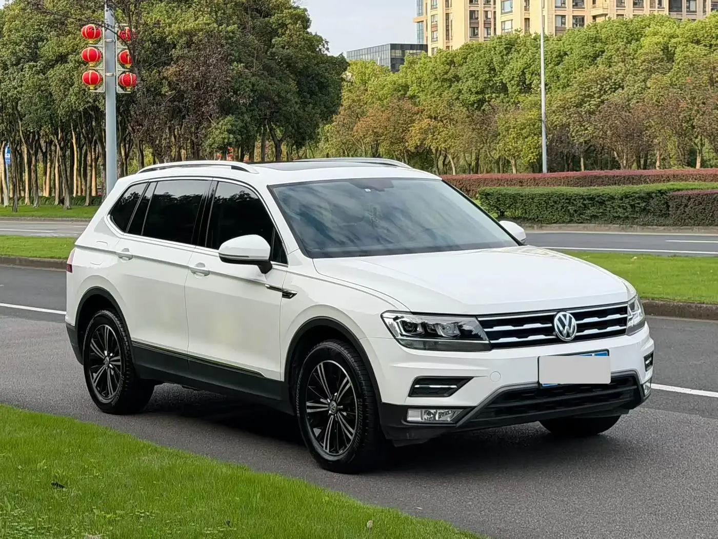 Volkswagen Tiguan L 2020 — Фото 3/9
