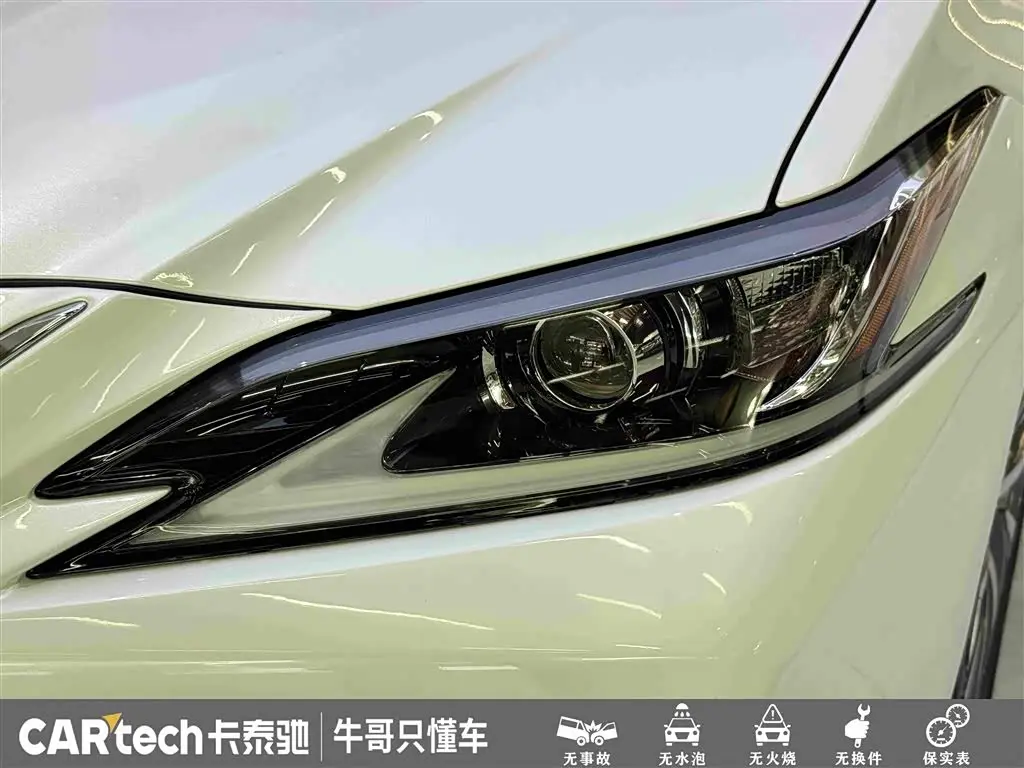 Lexus ES 2020 — Фото 11/20