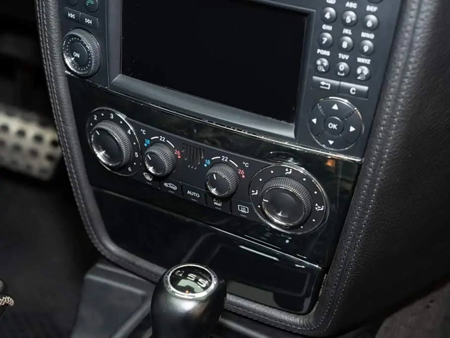 Mercedes-Benz G-Class AMG 2011 — Фото 14/19