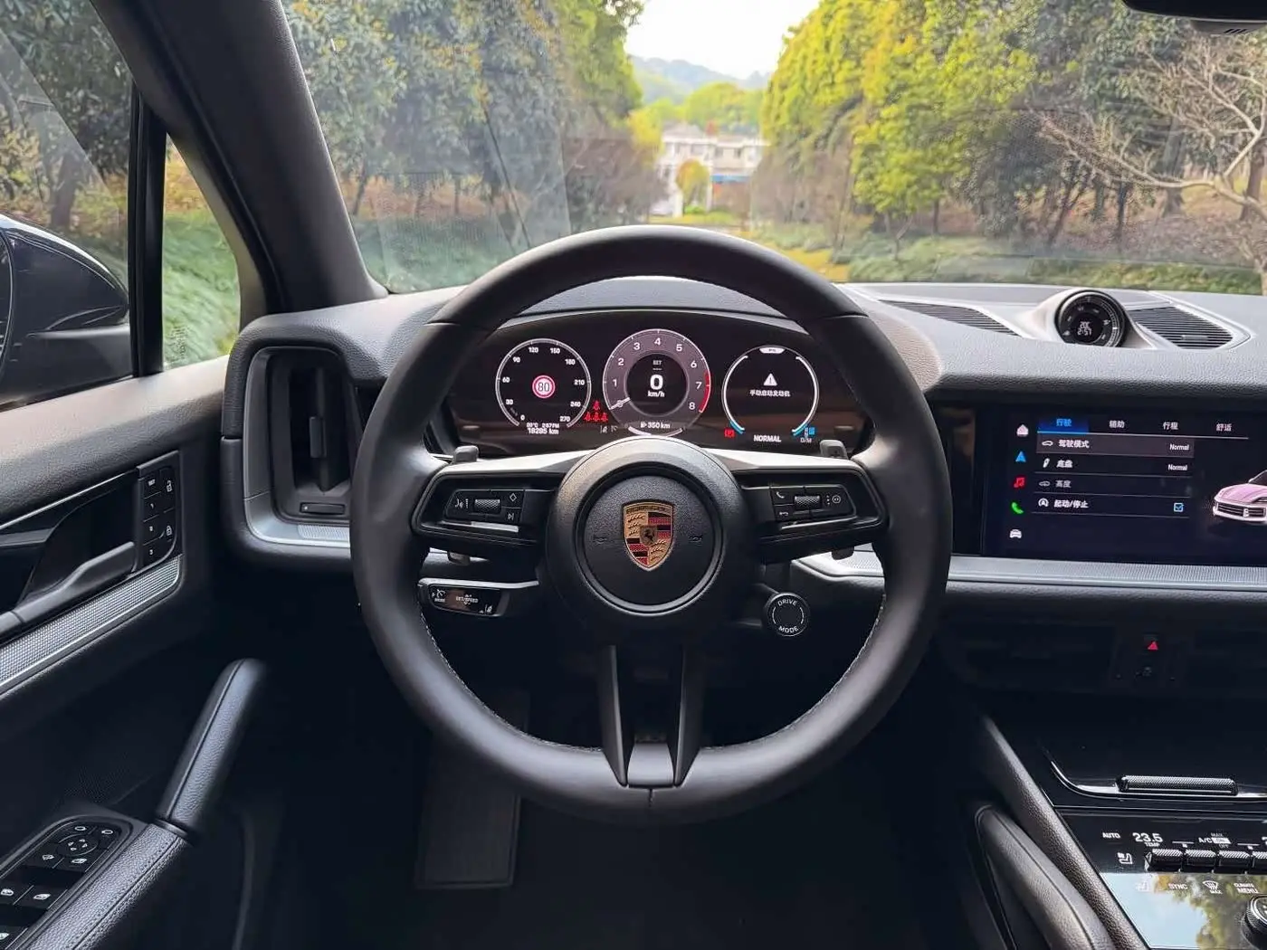 Porsche Cayenne 2025 — Фото 11/16