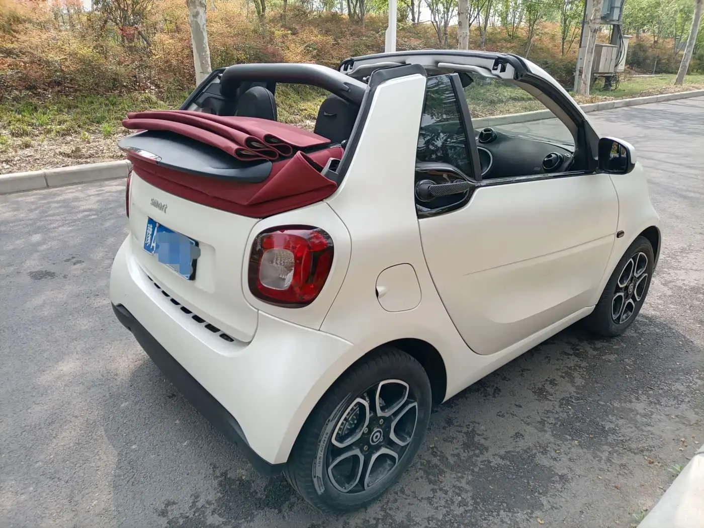 smart fortwo 2019 — Фото 3/17