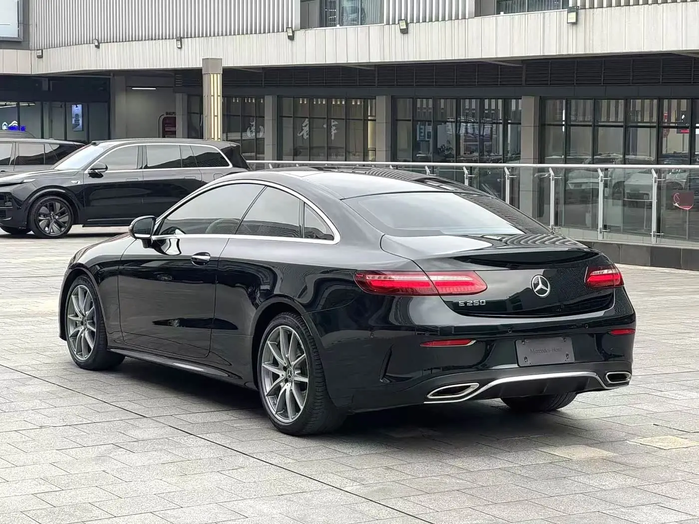 Mercedes-Benz E-Class 2022 — Фото 8/10
