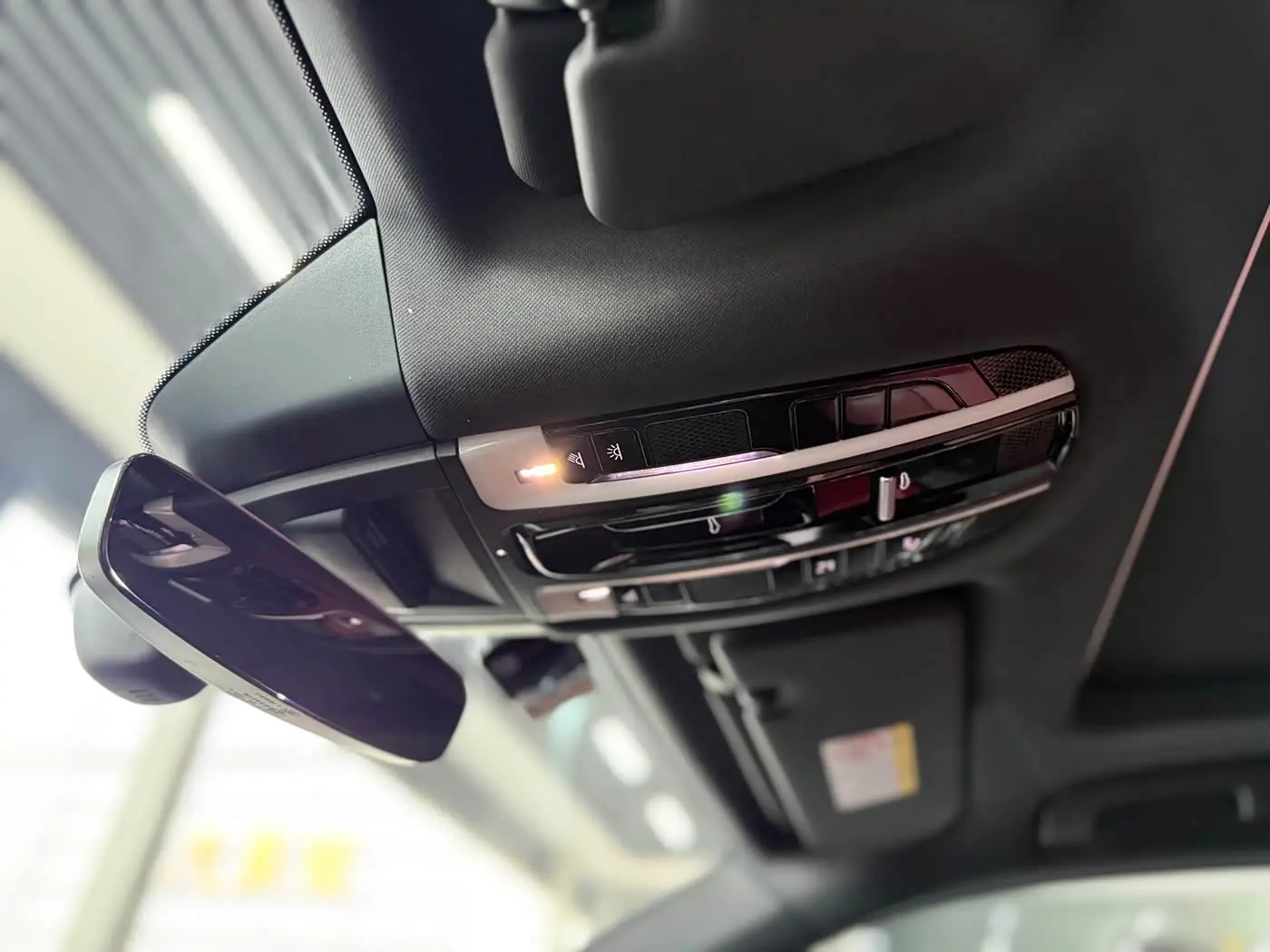 Porsche Cayenne 2018 — Şəkil 20/20