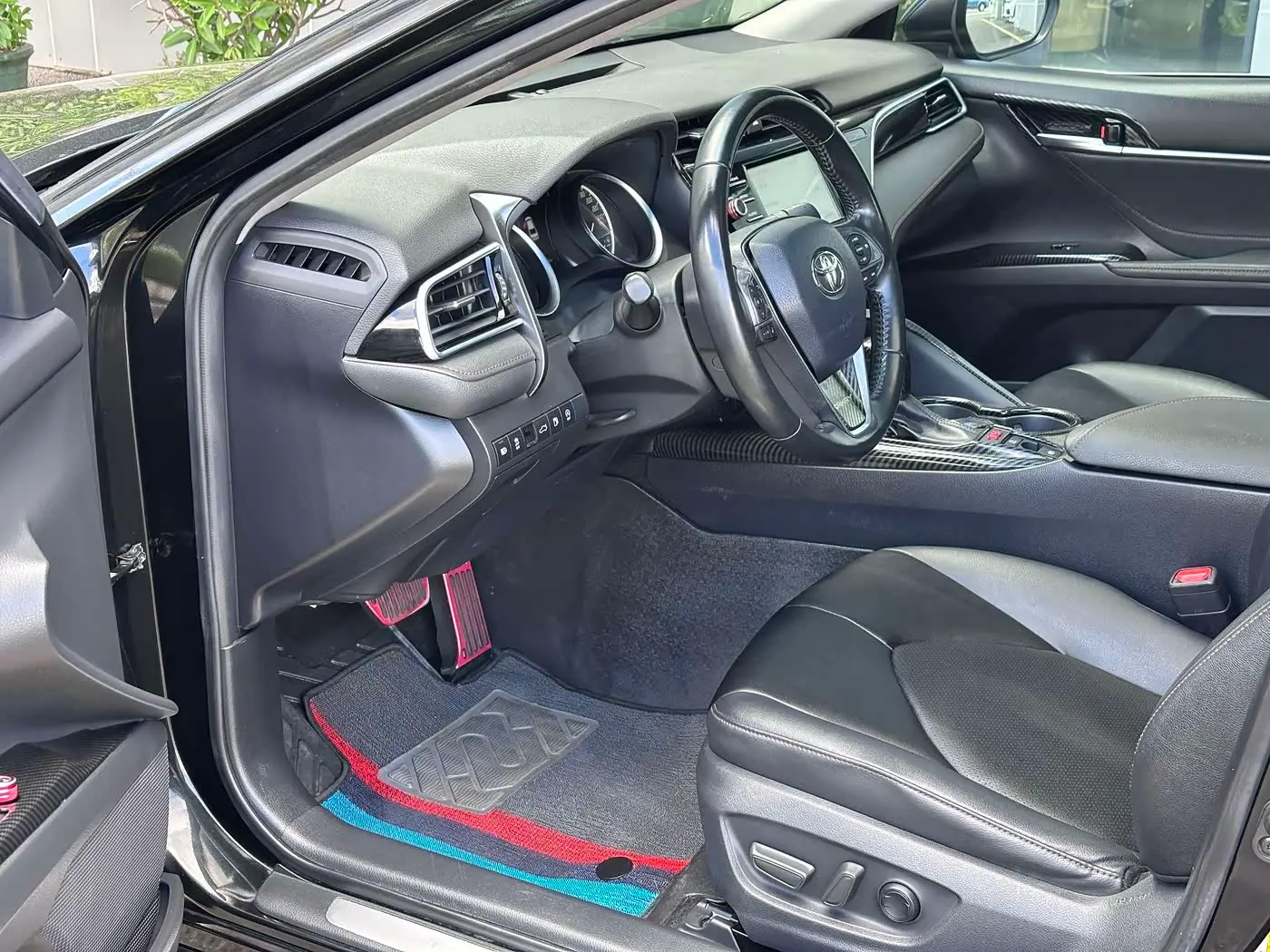 Toyota Camry 2018 — Фото 8/14