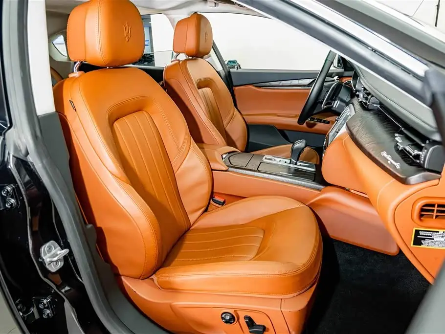 Maserati Quattroporte 2015 — Фото 19/20
