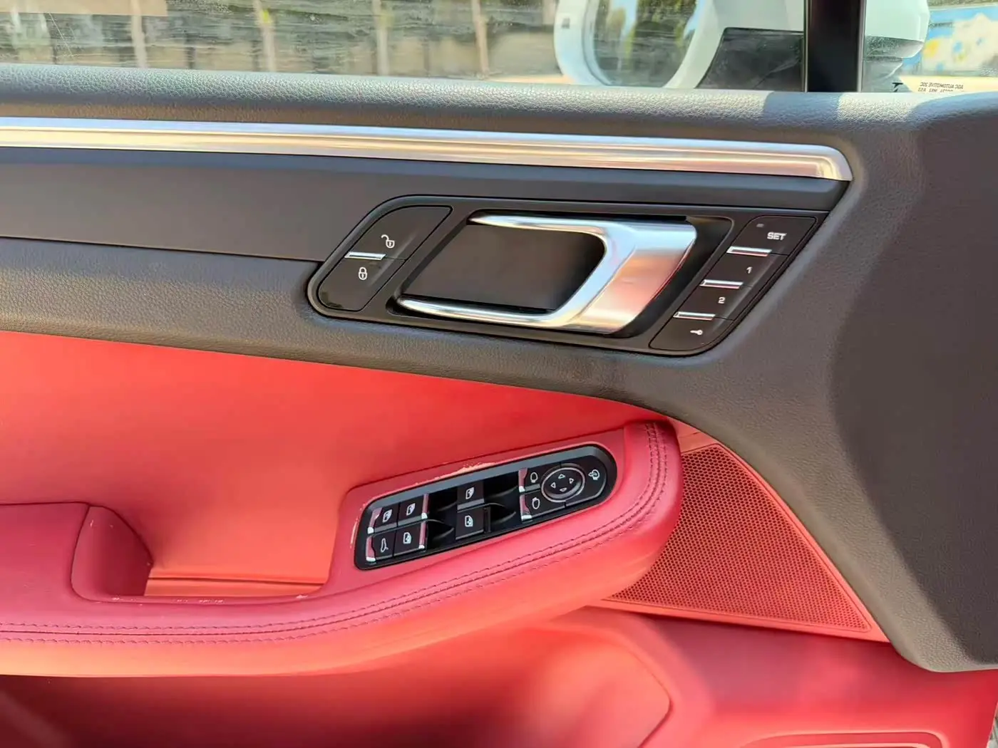 Porsche Macan 2019 — Фото 11/20