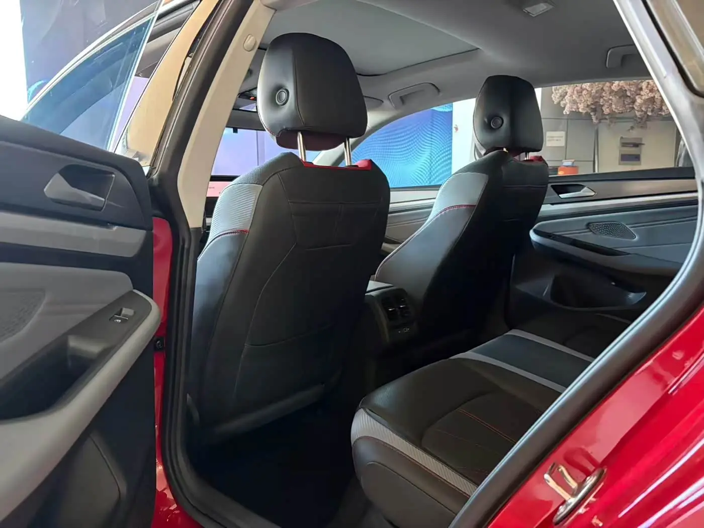 Volkswagen Lamando 2022 — Photo 11/15