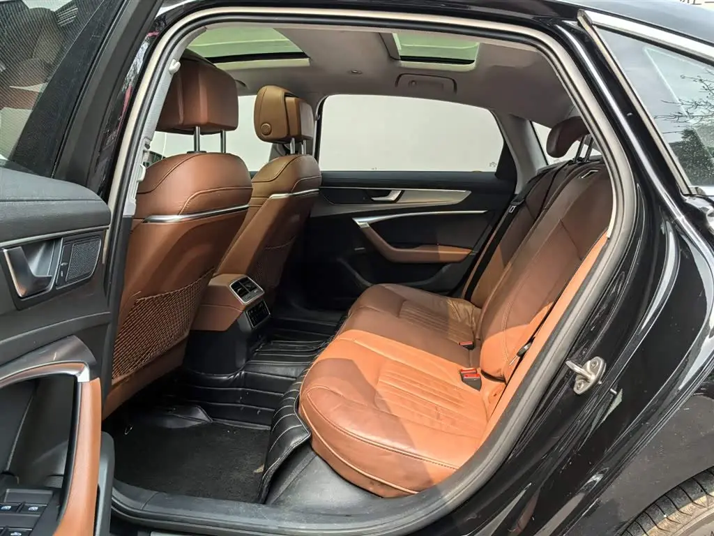 Audi A6L 2020 — Photo 13/20