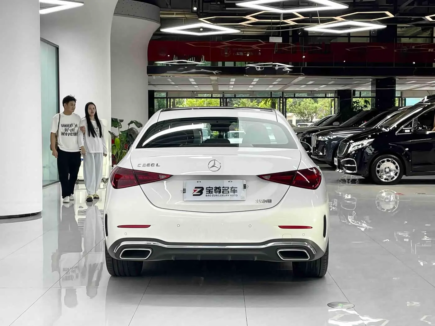 Mercedes-Benz C-Class 2024 — Photo 12/16
